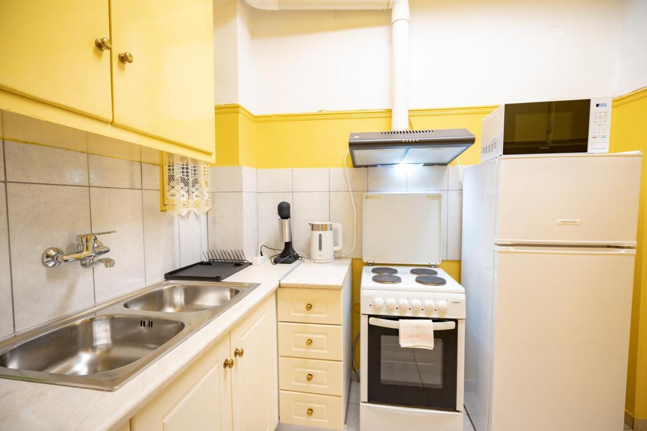 Ampelokipi Metro St. 2 Bedrooms 6 Pers. Apartment Athen Eksteriør bilde